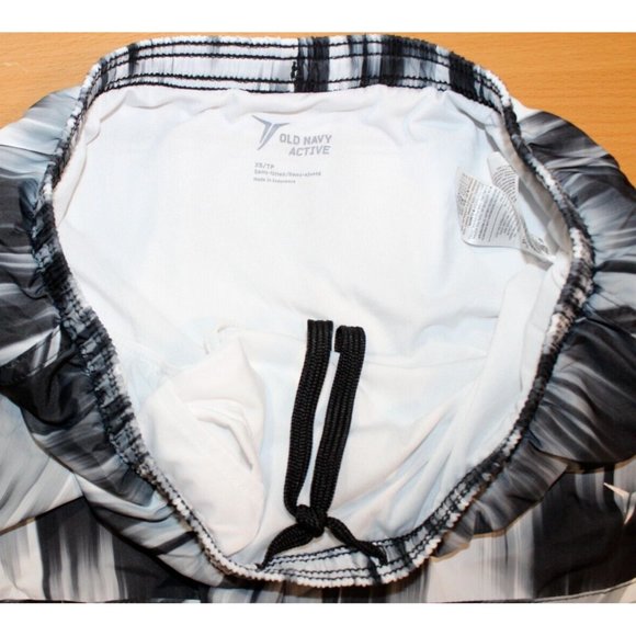Womens Old Navy Active Shorts Built In Underwear XS Tie Dye Black White 207372 - Picture 2 of 4